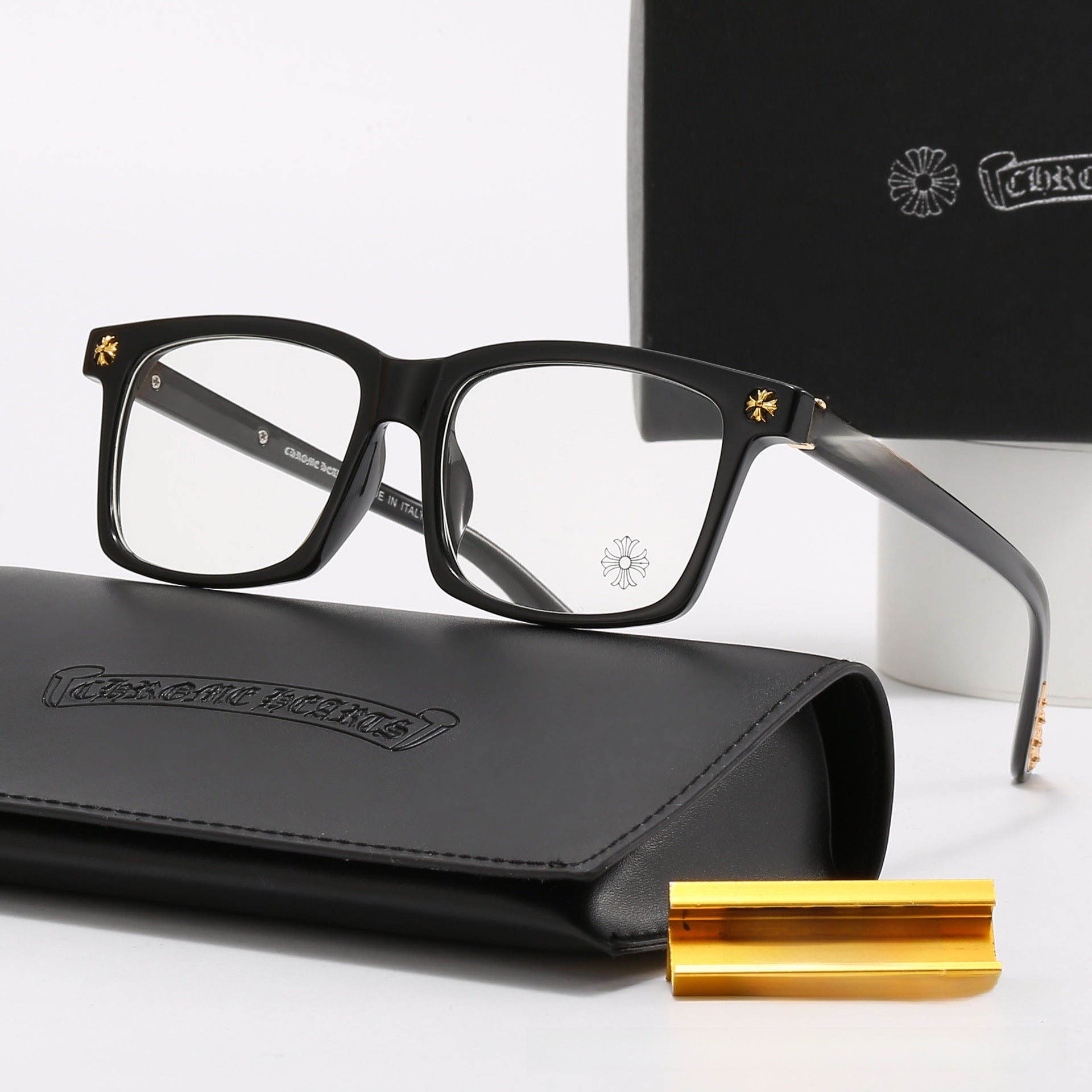 Sunglasses for both men and women with frames