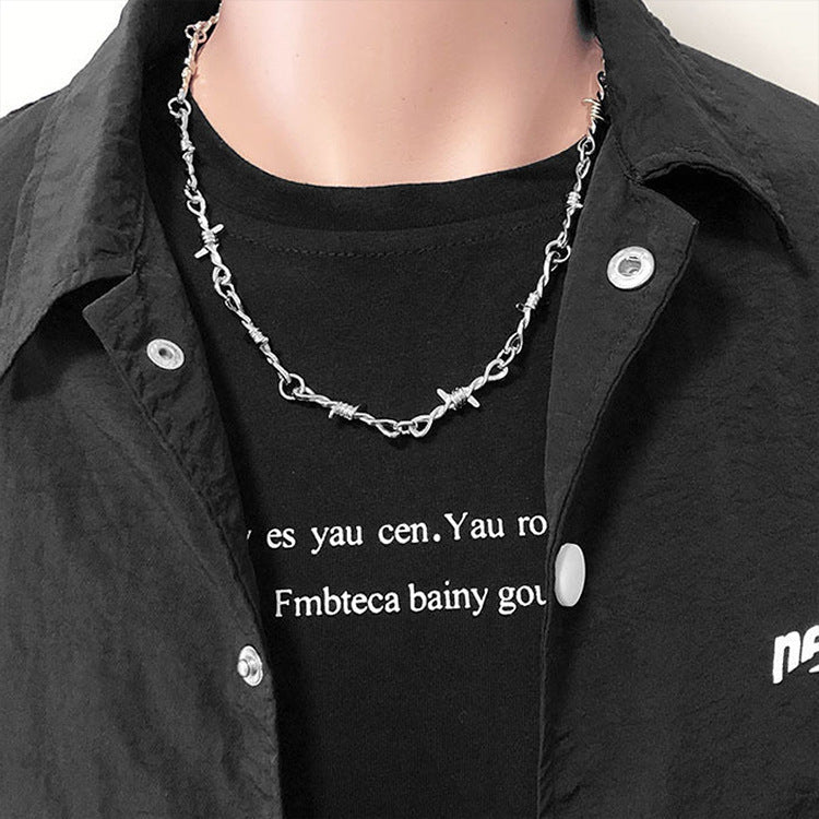 Punk-style thorn necklace